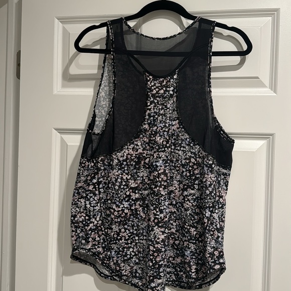 Lulu Lemon sculpt tank - Picture 2 of 2